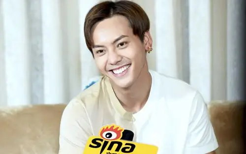 张大佛爷陈伟霆采访图片桌面壁纸