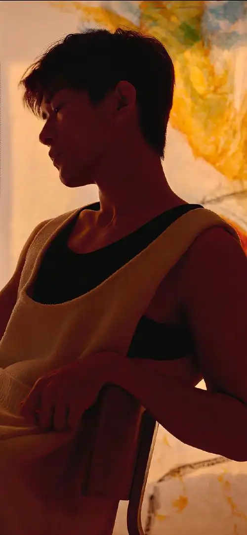 易烊千玺嘉人五月刊封面##易烊千玺乐谱封面