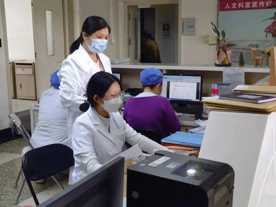 装作是医院医生的一天0606060606 - 抖音