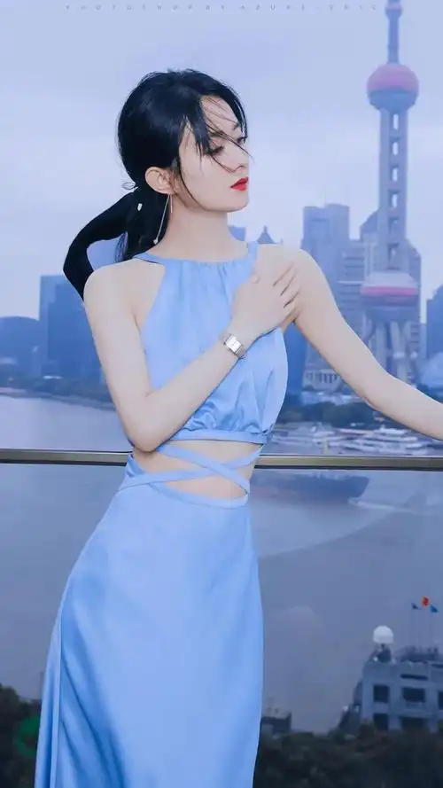 赵丽颖礼服装大放光彩时尚穿搭展现个性魅力网友纷纷送上赞美