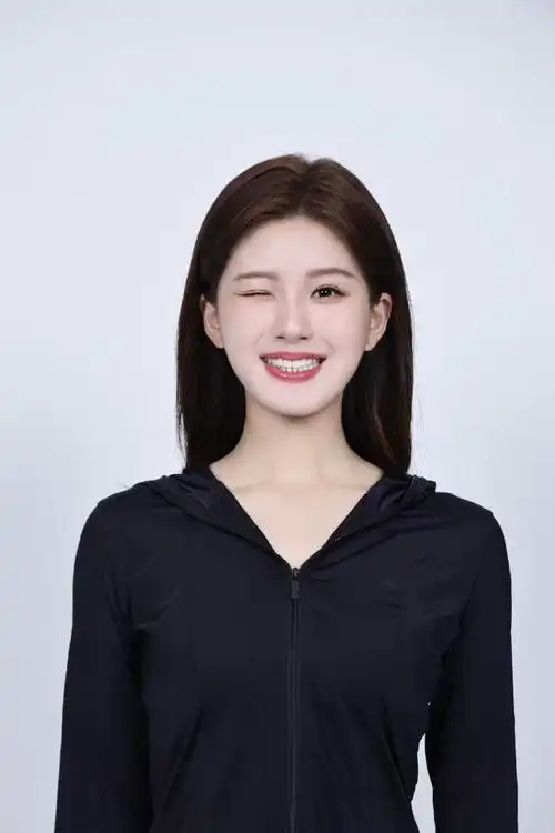 赵露思证件照模板