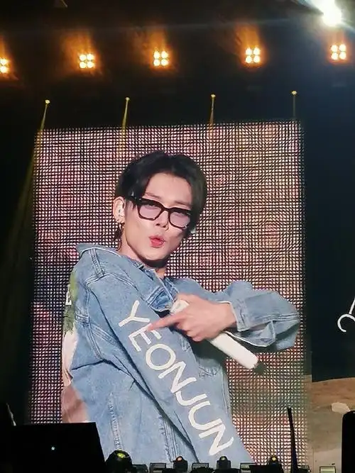 崔然竣超话94#崔然竣moncler全球大使#  【twi】24