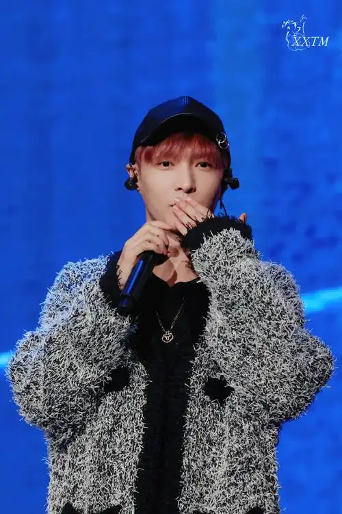 张艺兴[超话]##张艺兴演唱会##张艺兴全新专辑step