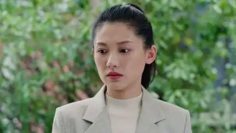 灿烂的季节 : 刘诗宁酒吧买醉