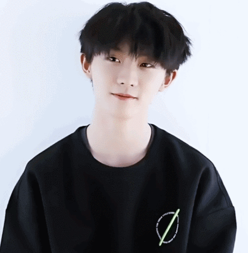 少年的肩应该担起草长莺飞和清风明月之【炸1队长马嘉祺部位苏感图】