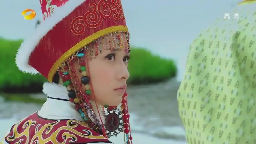 她出道8年不温不火,曾拒绝杨幂邀约,今因郑爽被网友骂惨