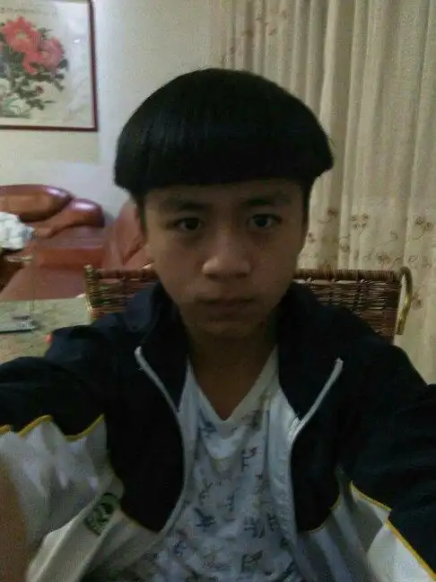 我剪的是锅盖头,怎么像蘑菇头,该怎么剪?