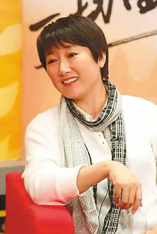 原创三婚娶小20岁娇妻,60岁得子,如今71岁的他,却不敢老去!