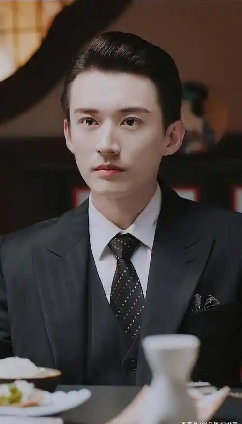 都说刘学义古装好看,那是你没见过他的这些现代装!_网友_昊辰_标准