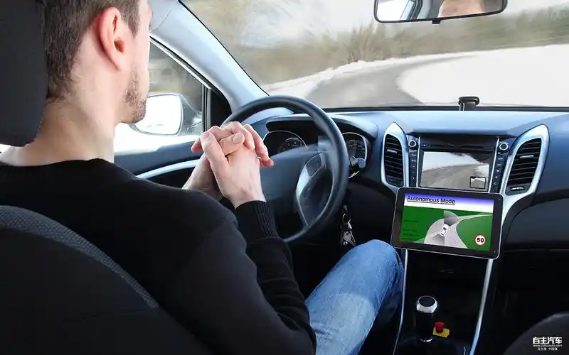 然而,在无人驾驶如火如荼地推进过程中,一方面是科技进步带来的美好