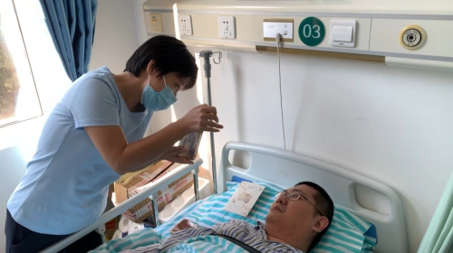 病房里的中秋节惊喜