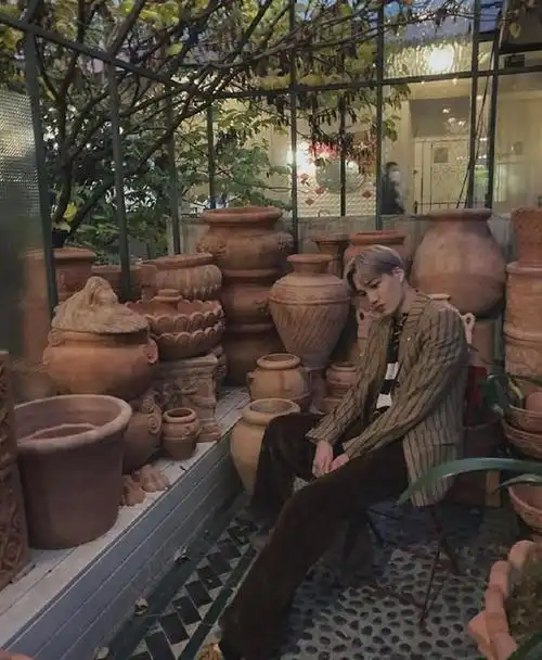 exo新闻201108exo金钟仁今日份ins更新浓郁的秋日男子氛围