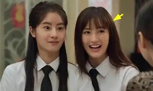 林更新恋情曝光!与高挑美女牵手逛街甜蜜互动,又高又瘦似谢娜!