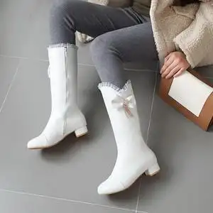 女童靴子白色马丁靴2021新款秋冬季小女孩公主加绒长靴儿童高筒靴