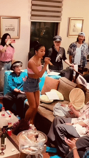 刘欢夫妇办家宴,吉克隽逸穿着暴露引反感,遭诸多网友抨击没教养