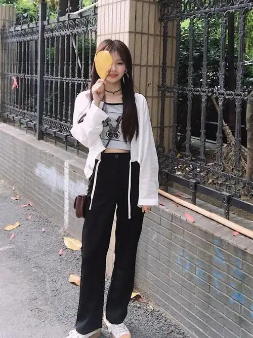 155以下的小个子女生初秋试试这2款薄外套洋气显高显腿长