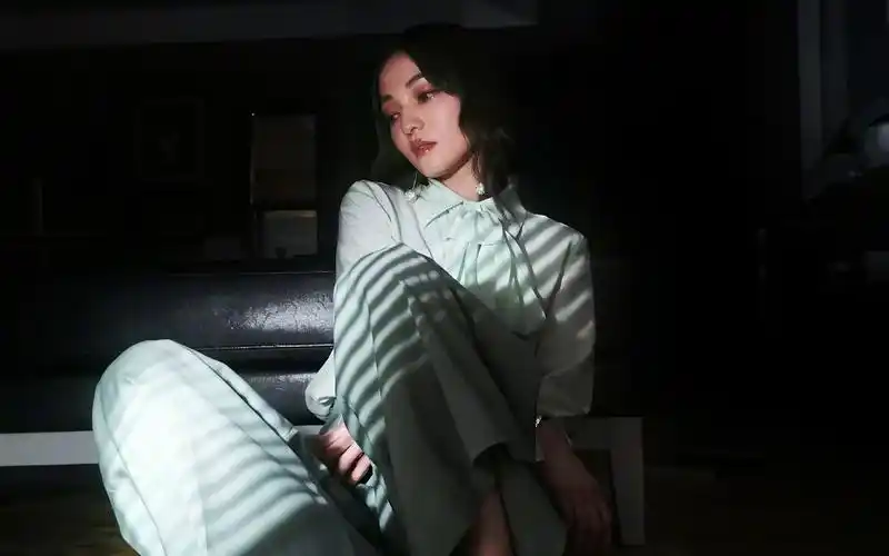 张韶涵清新时尚写真桌面壁纸