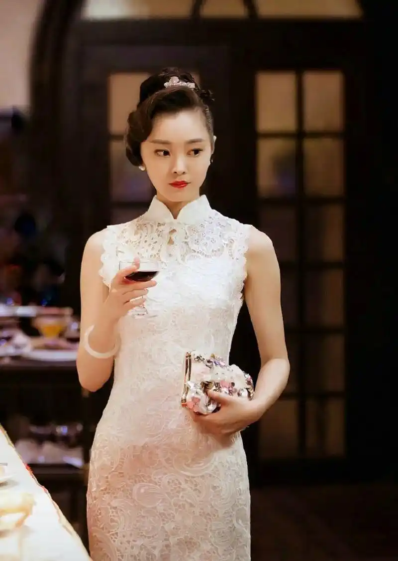 宋轶旗袍装,优雅迷人