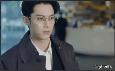 尖嘴猴腮别硬凹演富豪角色5位男明星站那就是人间富贵竹