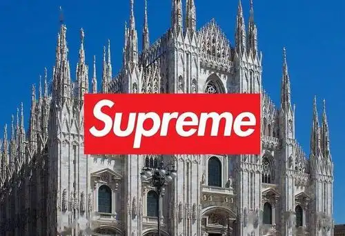 意大利版的 supreme italia 可能是潮流圈最著名的山寨案例了,而