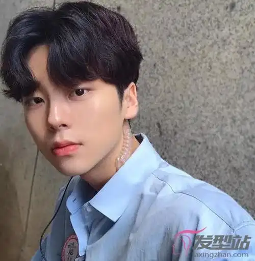 17岁男学生帅气发型 校园男神必备发型推荐