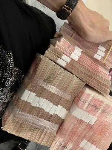 找朋友借了两张图来装逼