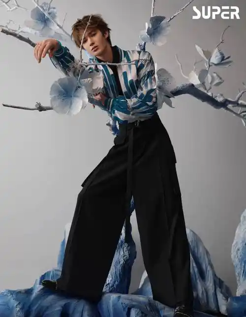 朱正廷青花瓷国风大片,是古典与现代时尚的一次完美碰撞_中国_曲华章