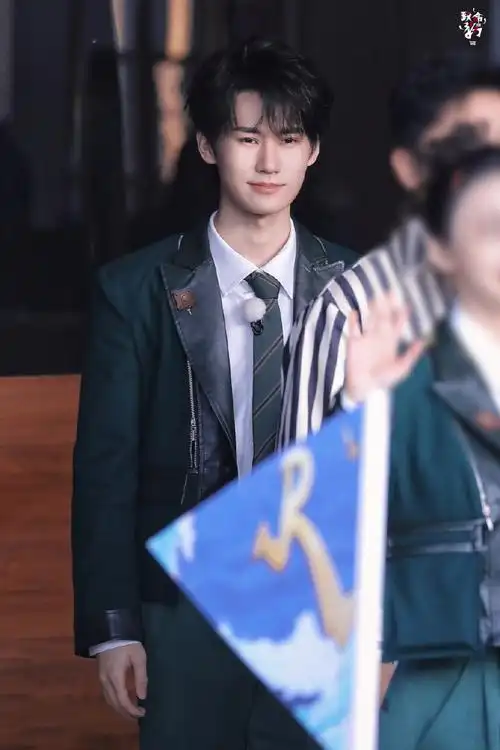 张真源超话03#张真源奔跑吧#封神@时代少年团-张真源蝴蝶-张真源