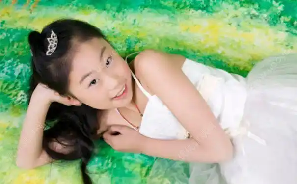 11岁女孩胸部发育的怎么样11岁女生胸部发育了吗图