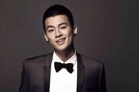 国内最适合寸头的十大男星排行榜,吴亦凡,欧豪均上榜