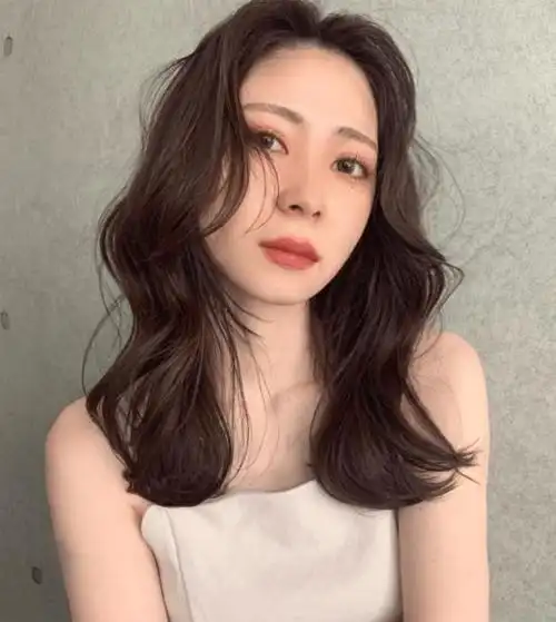 好看的中长发烫发图片尽显女生优雅温柔气质