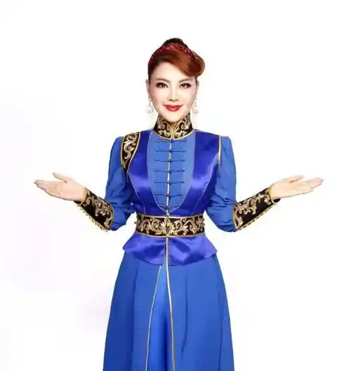 乌兰图雅新歌万众一心抒发团结奔小康心声