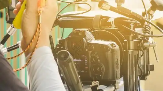 相机电影片场摄幕后背景电影摄制组作三脚架广播图片素材