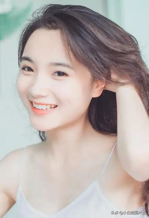 210406赏心悦目爱笑的女孩一般运气都不会差