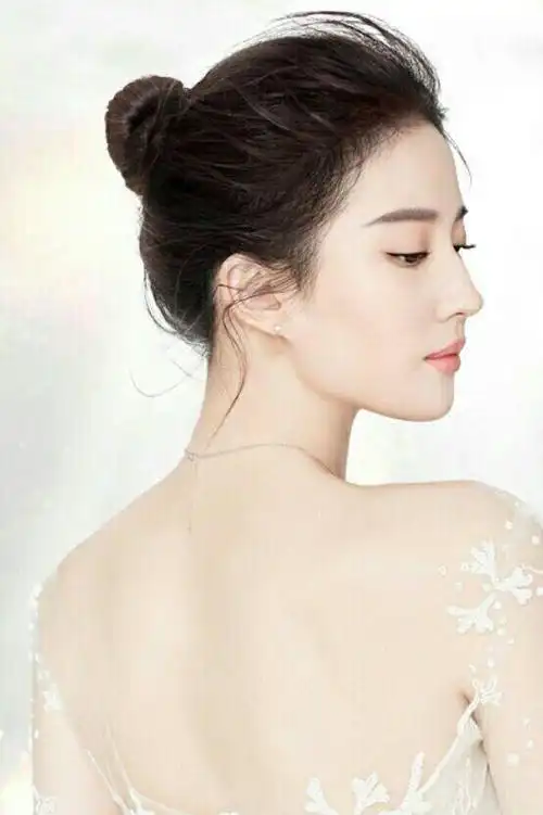 女明星的侧颜照赵丽颖上榜而她像是画中走出来的仙子