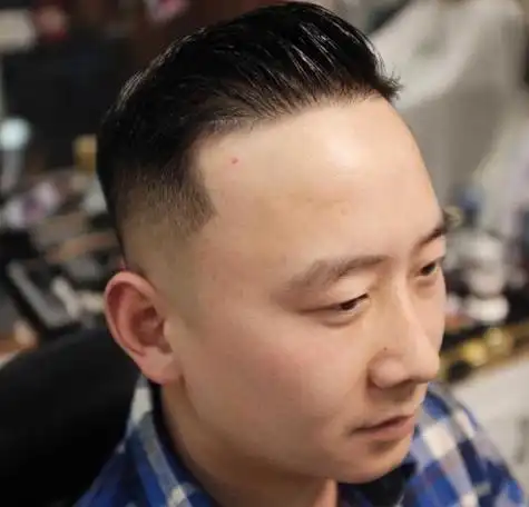 最新款男士两边剃掉短发对胖人很友好_发型侠