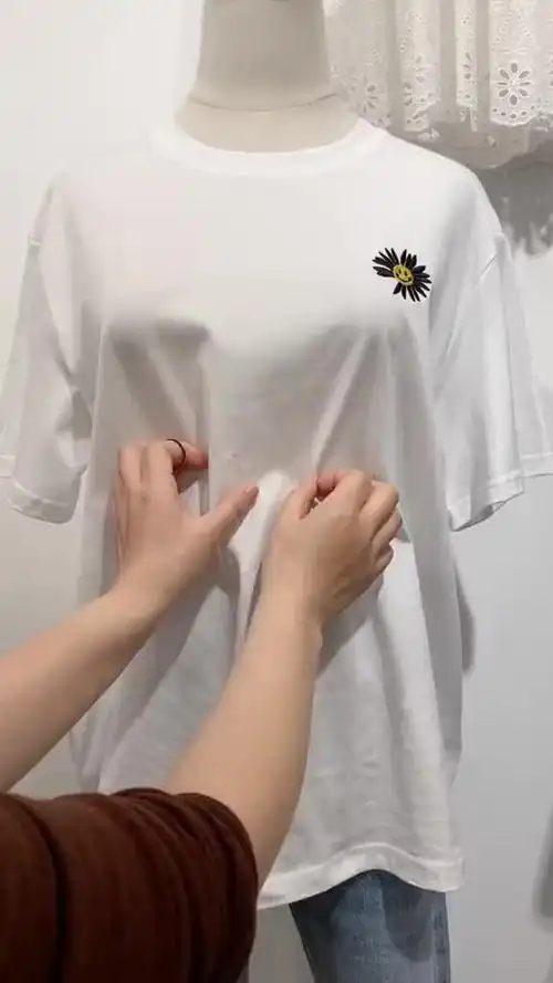 t恤打结穿法,再简单的t恤也能变的很有个性