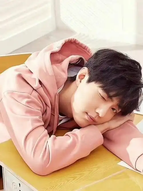 肖战##肖战初夏粉衬衫##日常见肖战