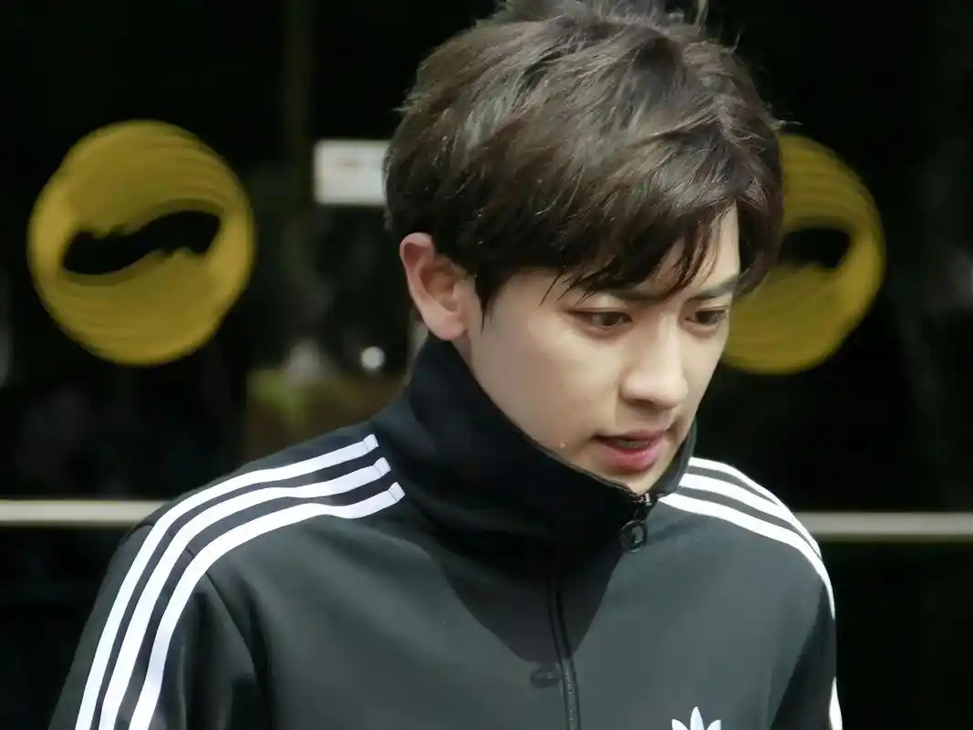 壁纸系列#朴灿烈 #chanyeol #pcy - 抖音