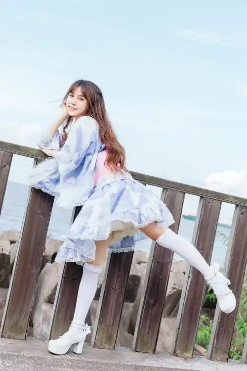 斗鱼女主播夏美酱户外旅拍高清迷人美女图片