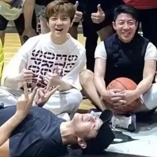 邓超鹿晗撒贝宁一起打篮球这是什么梦幻联动