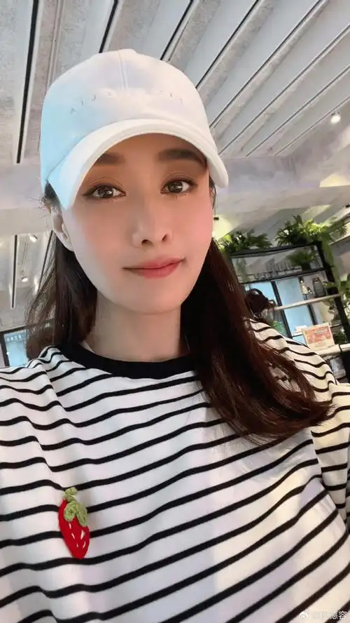 1990年周星驰与陈德蓉合作拍戏每天接送陈德蓉陈德蓉以为周星弛喜欢