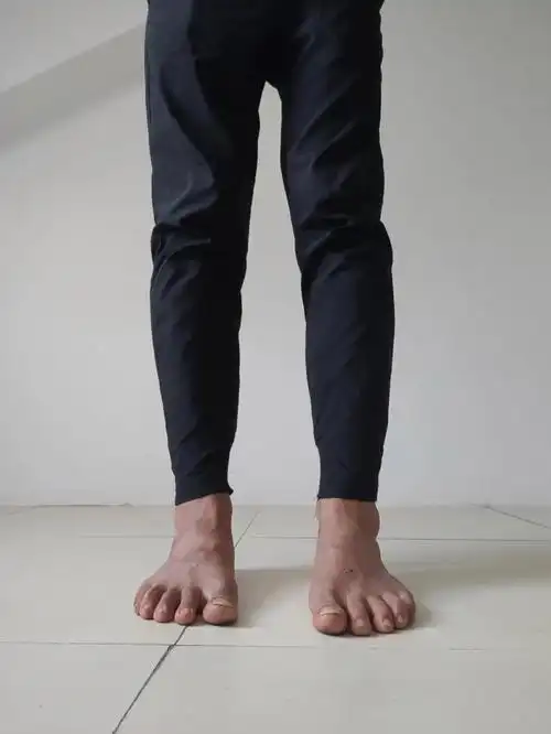 我赤脚的原因就是实在是太热了