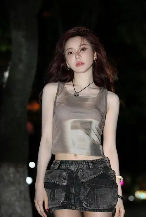 篮球主播美娜发布黑丝清凉照片,网友:再不回归腾讯收视率不保