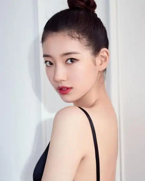 秀智一口气发布29张美照,纯天然脸蛋颜值高,完美驾驭不同风格