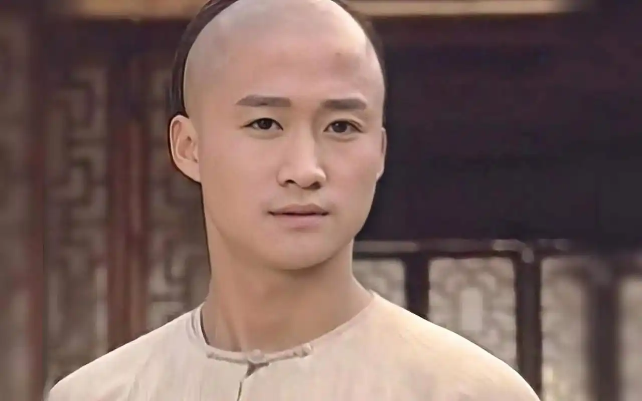 童年的回忆!品品年轻时的吴京有多嫩