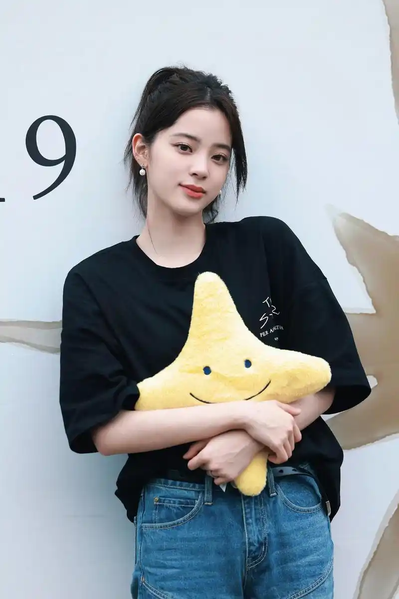 欧阳娜娜,王源:伯克利之路,无需外界置喙!