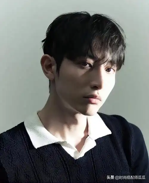 男生中长发发型,帅气的男中长发发型(女生"最反感"的男生发型)