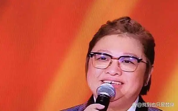 49岁韩红暴瘦后练书法面容憔悴身体健康状况引担忧