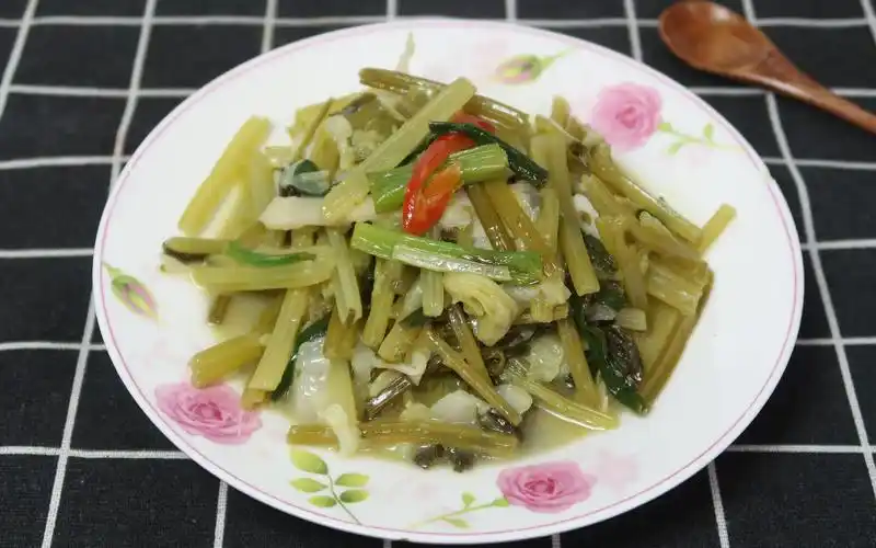 甘肃特色美食炒浆水菜酸香浓郁开胃又下饭一看就会做法简单